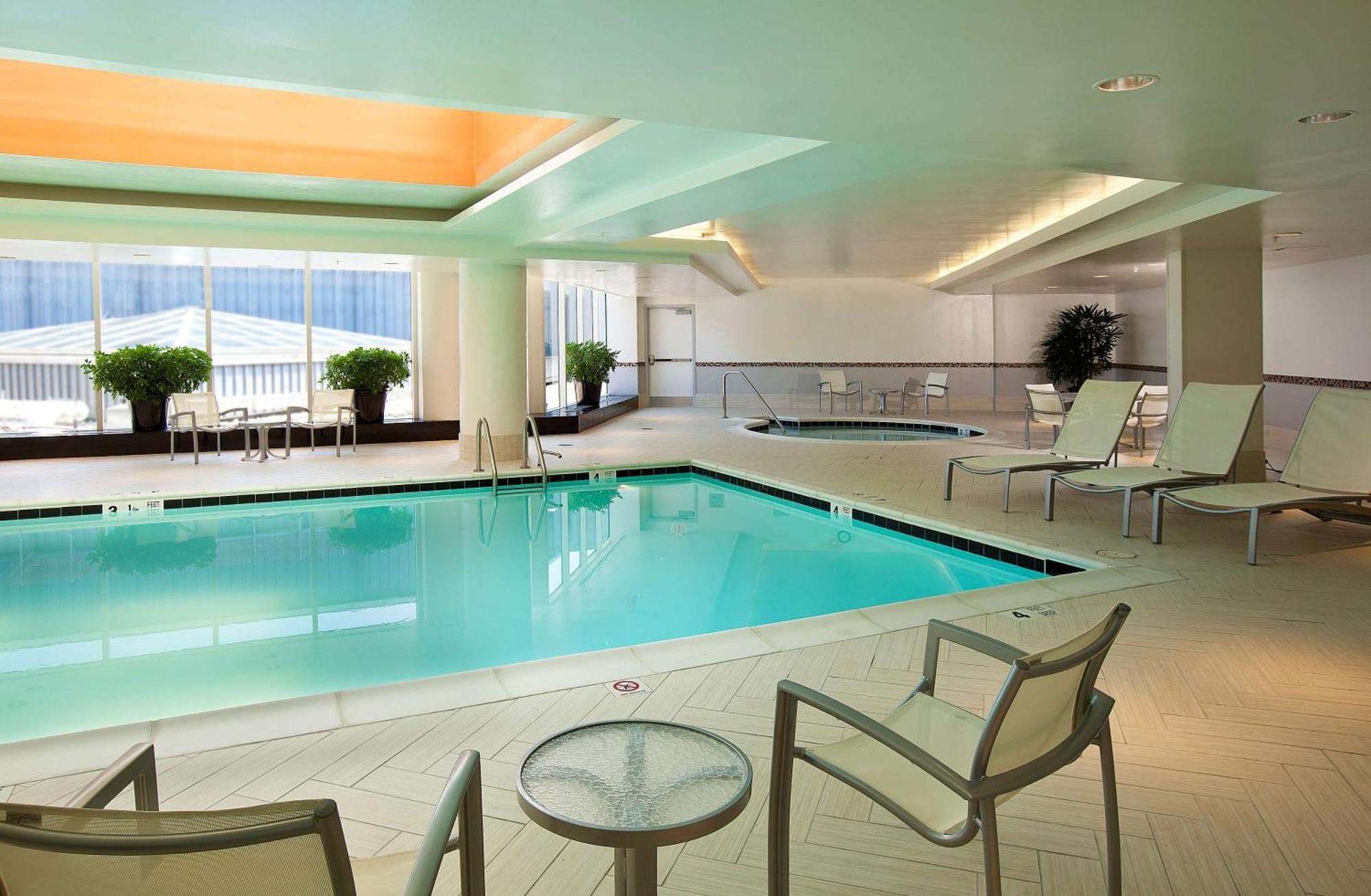 Embassy Suites By Hilton Washington Dc Chevy Chase Pavilion Зручності фото